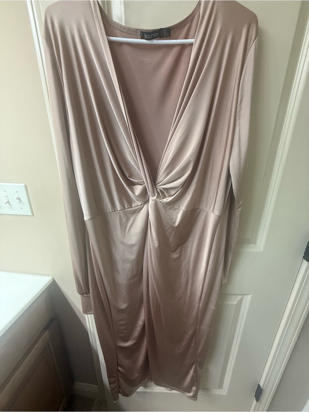 Boohoo Twist-Front Satin Robe in Taupe